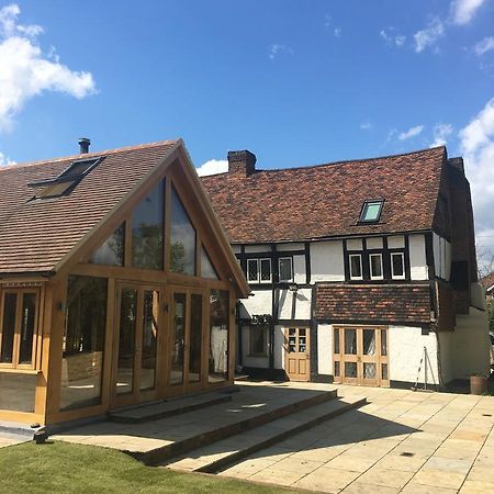 Heathrow Cottages Staines-upon-Thames Exterior foto